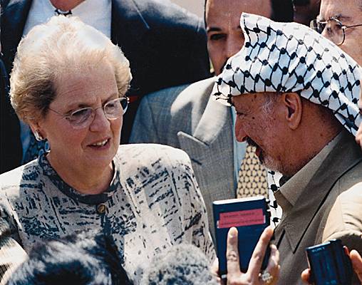 Madeleine Albright et Yasser Arafat