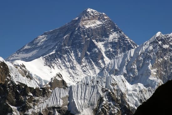 Mont Everest\\n