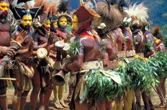 Chant de guerre du peuple Huli de Papouasie-Nouvelle-Guinée