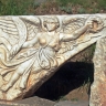 Bas-relief de Nikê à Éphèse