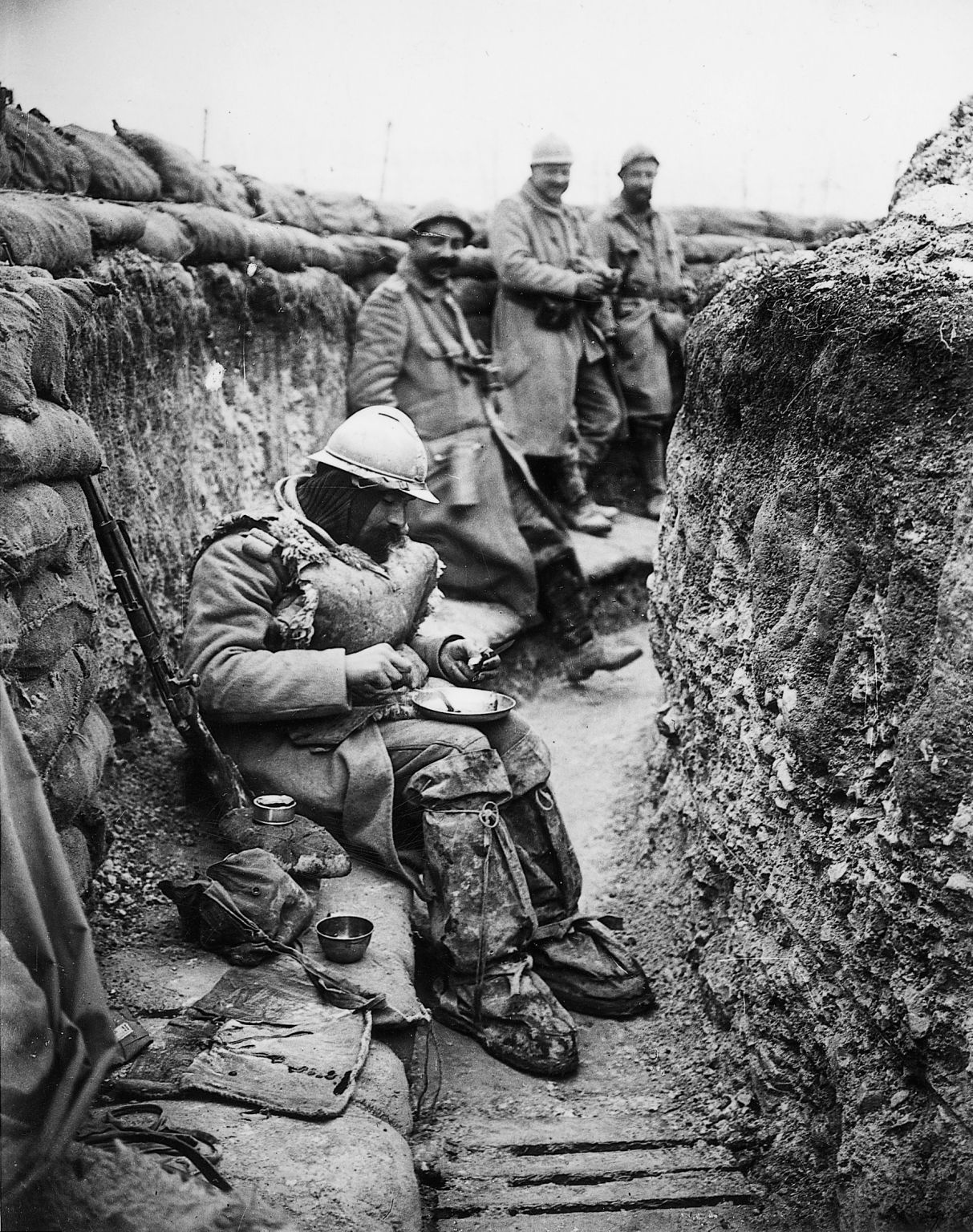 une tranchée en Champagne (1915)