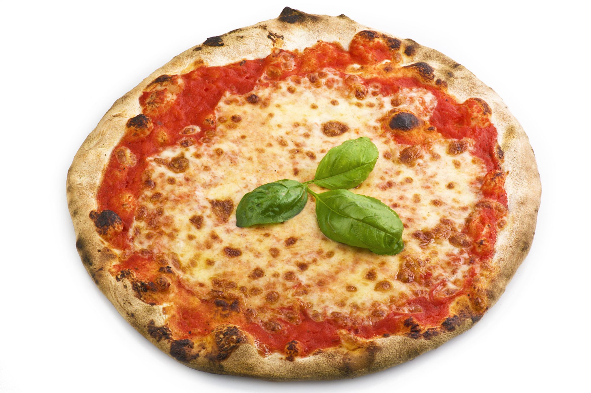 une pizza recouverte de fromage fondu