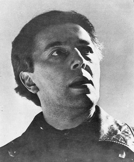 BIBLIOTECILE RAIULUI 8.Idiomul poetic André Breton (18961966)