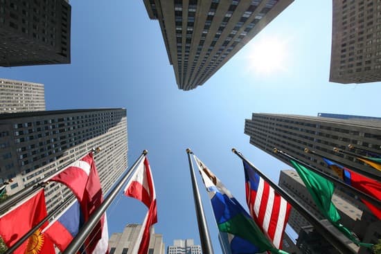 Gratte-ciel et drapeaux Gratte-ciel et drapeaux