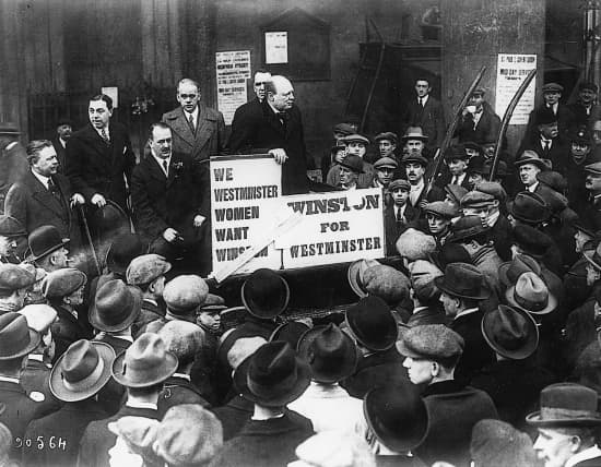 Winston Churchill lors de la campagne électorale de 1924