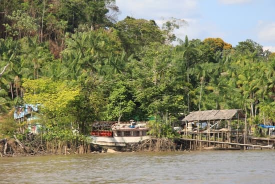 Guyane - LAROUSSE