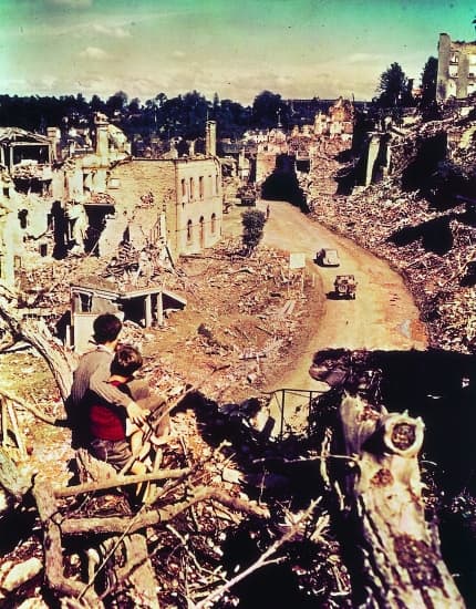 Ruines de Saint-Lô en 1944