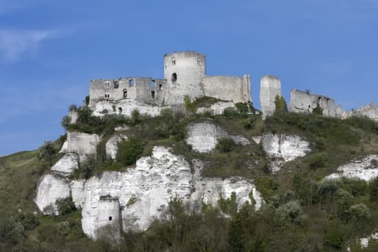 château fort - LAROUSSE
