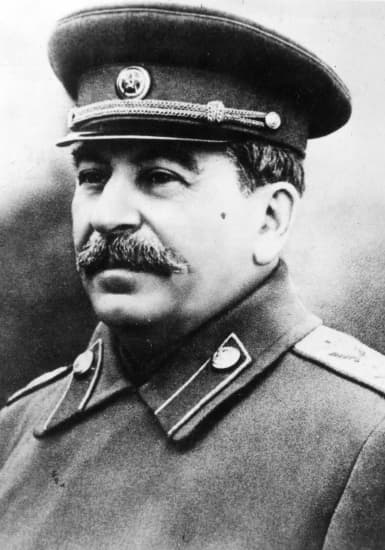Staline – Média LAROUSSE
