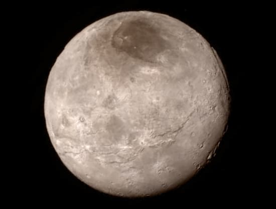Charon, satellite de Pluton