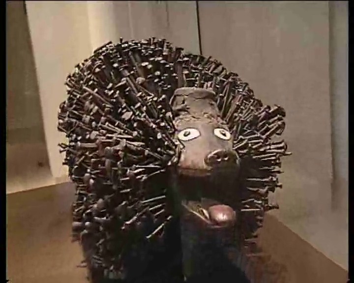 « Chien médium » ; sculpture vili, Congo