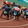 Course d'athlètes handicapés en fauteuils roulants